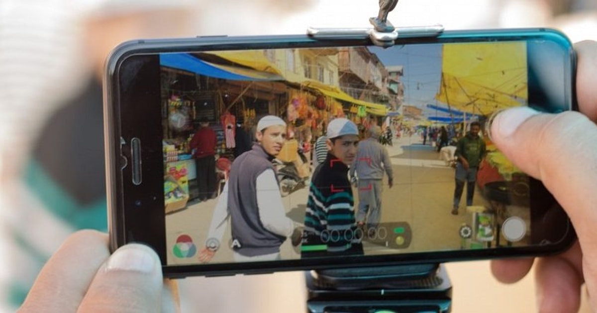 Làm báo bằng điện thoại có ưu thế trong trường hợp nào?