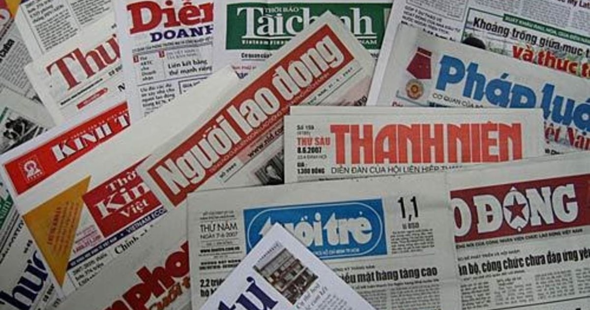 Báo và tạp chí giống và khác nhau như thế nào? 